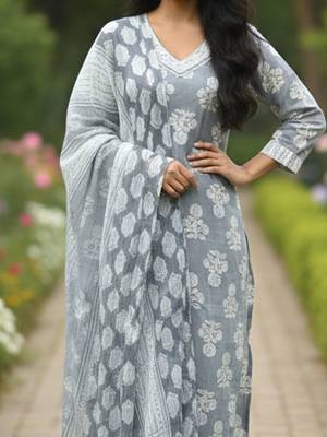 Women floral printed regular kurta with trousers & with dupatta 2