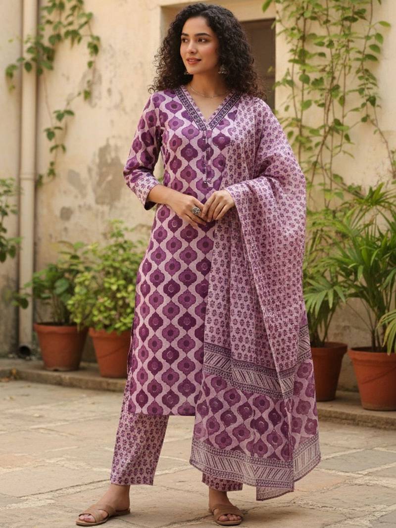 Women printed regular thread work pure cotton kurta with trousers & with dupatta
