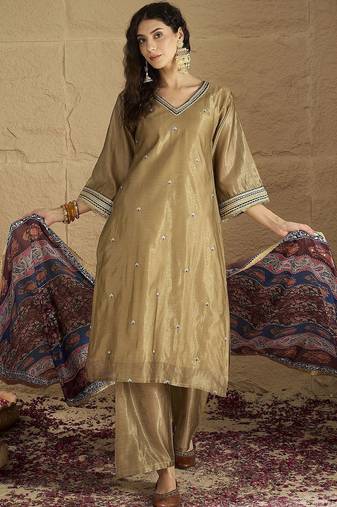 Women floral embroidered kurta with trousers & dupatta