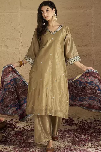 Women floral embroidered kurta with trousers & dupatta