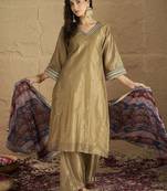 Women floral embroidered kurta with trousers & dupatta