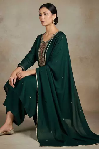 Women ethnic motifs embroidered regular thread work kurta with trousers & with dupatta