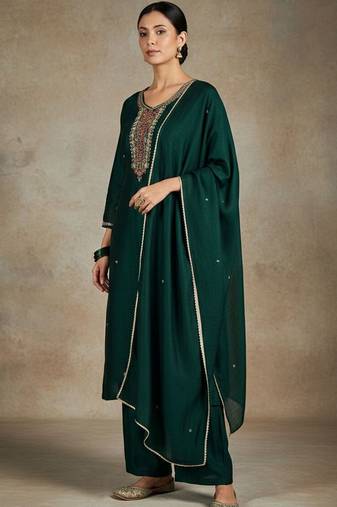 Women ethnic motifs embroidered regular thread work kurta with trousers & with dupatta