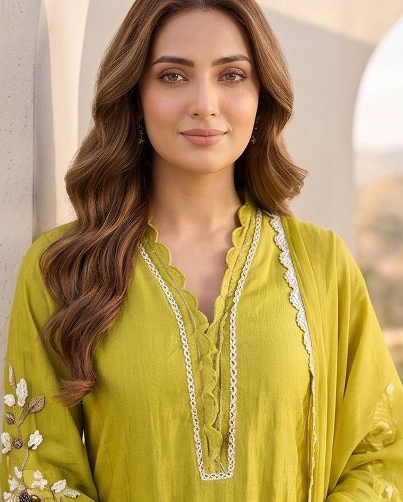 Women ethnic motifs embroidered regular thread work kurta with trousers & with dupatta