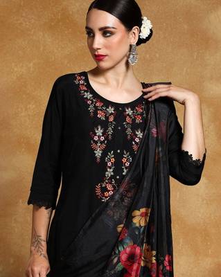 Women floral yoke design regular thread work kurta with trousers & with dupatta 2