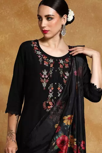 Women floral yoke design regular thread work kurta with trousers & with dupatta