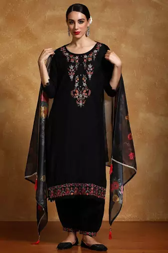 Women floral yoke design regular thread work kurta with trousers & with dupatta