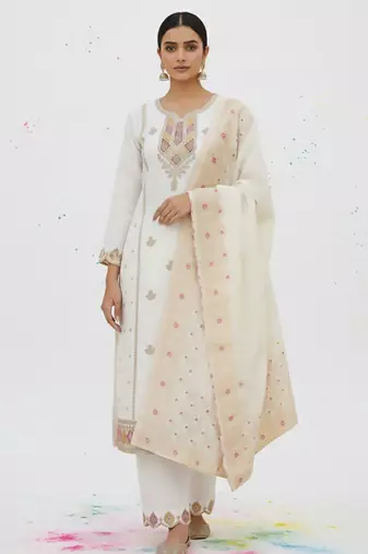 Women ethnic motifs embroidered regular thread work kurta with trousers & with dupatta