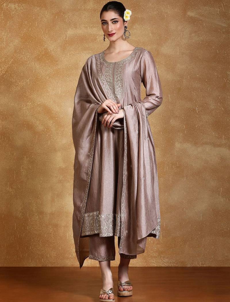 Women floral embroidered kurta with trousers & dupatta