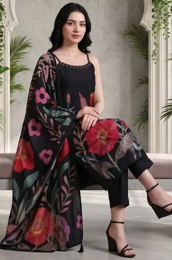 Women floral printed regular kurta with trousers & with dupatta