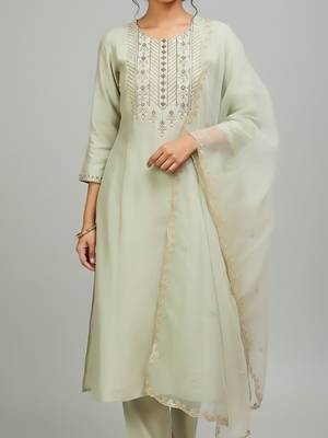Women ethnic motifs embroidered regular thread work kurta with trousers & with dupatta 2