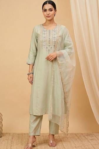 Women ethnic motifs embroidered thread work kurta with trousers & with dupatta
