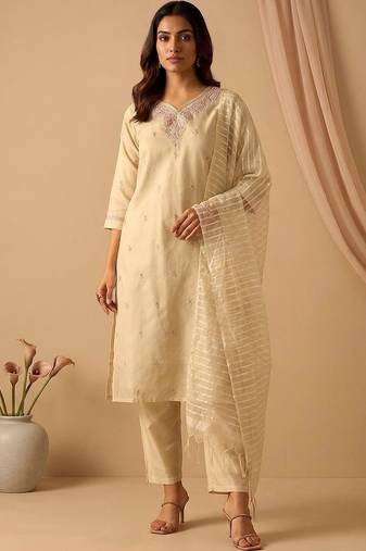Women ethnic motifs embroidered thread work kurta with trousers & with dupatta