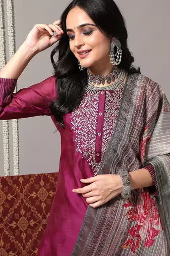 Floral embroidered chanderi silk kurta with trousers & dupatta