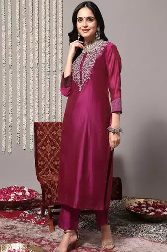 Floral embroidered chanderi silk kurta with trousers & dupatta