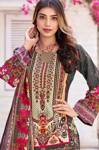 Women printed regular beads and stones kurta with trousers & with dupatta