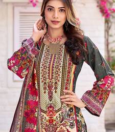 Women printed regular beads and stones kurta with trousers & with dupatta