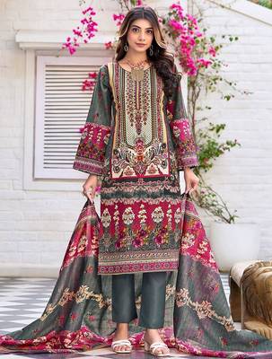 Women printed regular beads and stones kurta with trousers & with dupatta 3