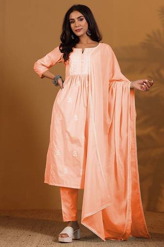 Women floral embroidered kurta with trousers & dupatta
