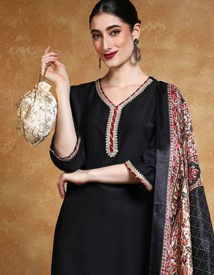 Women solid kurta with trousers & dupatta 2