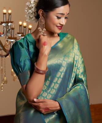 green woven pure silk blend designer pallu saree with blouse 2