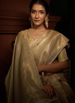offwhite woven pure silk blend designer pallu saree with blouse 4