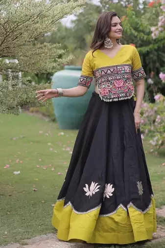 Black Roman Navaratri Lehenga Choli For Women's