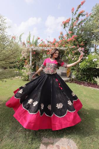 Black & Pink Roman Navaratri Lehenga Choli For Women's