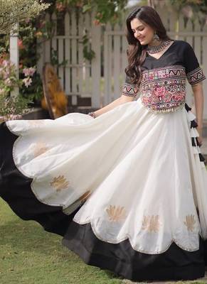 White & Black Roman Navaratri Lehenga Choli For Women's 3