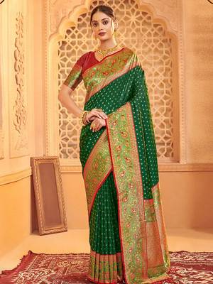 Dark green banarasi silk blend gold zari weaving saree with contrast border 1