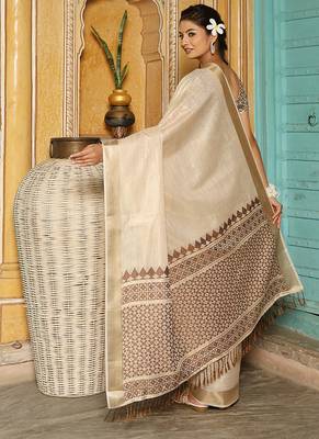 Off white woven linen silk saree with gold zari border 3