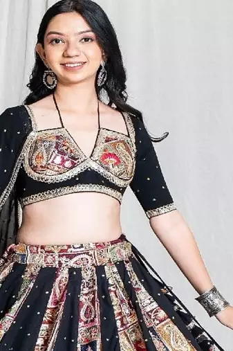 Eternal Vintage Black Outfit