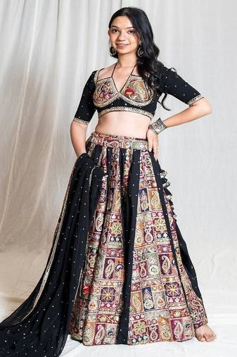Eternal Vintage Black Outfit