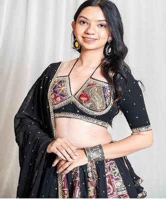 Eternal Vintage Black Outfit 3