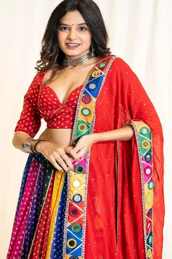 Multi Bandhani Georgette Lampi Set - Red