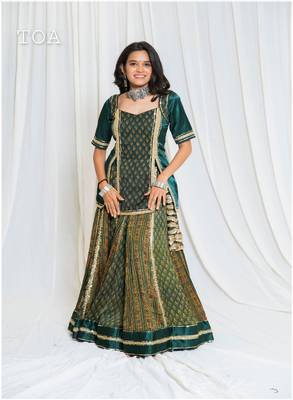 Shades Of Ajrakh - Mashru Handblock EL Outfit - Green 2