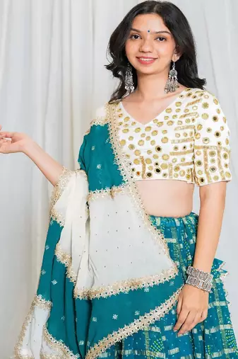 Shades Of Lampi - Gharchola Bandhani Lampi Outfit - Rama