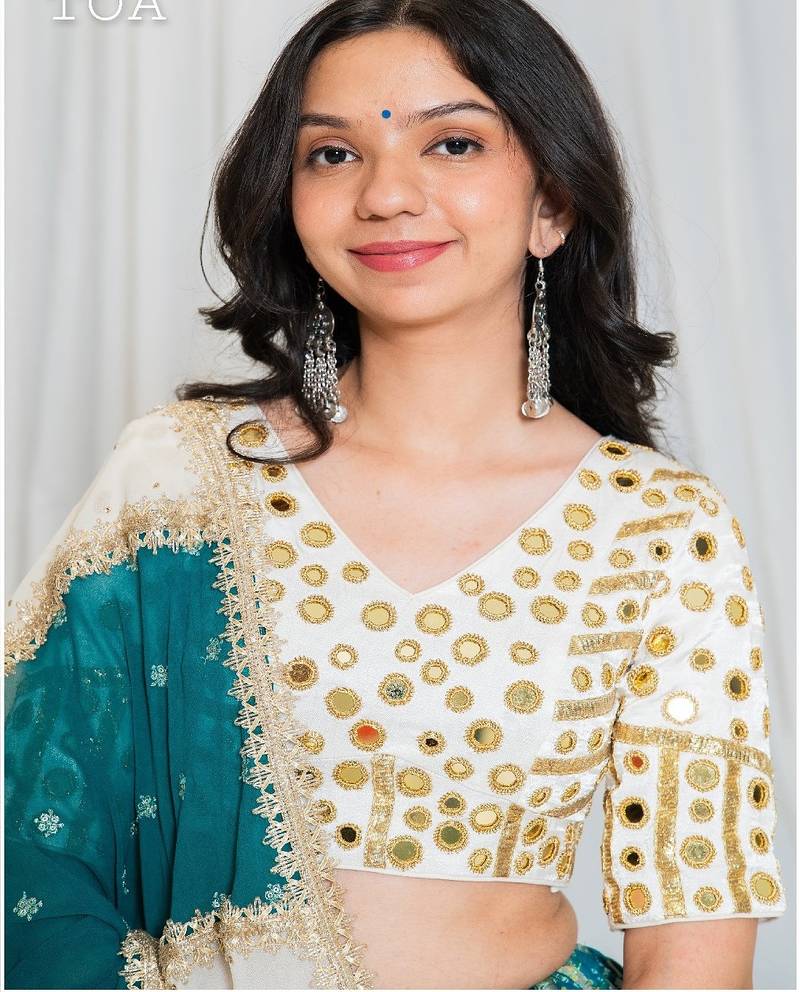 Shades Of Lampi - Gharchola Bandhani Lampi Outfit - Rama