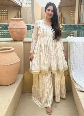 Women's off white zari stripe peplum kurta palazzo set with dupatta 3