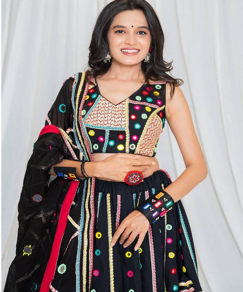 Shades Of Mirror - Atrangi Mirror Outfit - Royale Black