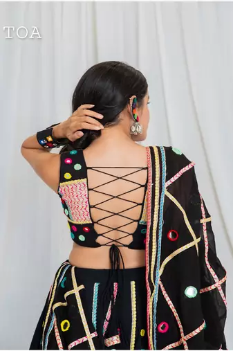 Shades Of Mirror - Atrangi Mirror Outfit - Royale Black
