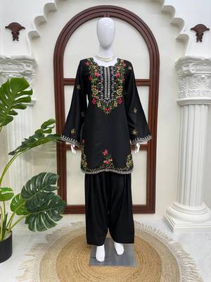 Black rayon thread & sequence farshi salwar kurta set for women 3
