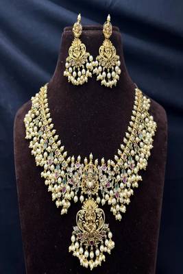 Antique Gold Temple Jewelry Set – Goddess Lakshmi Haram Necklace, Pearl Earrings 2