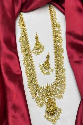 Antique Gold Temple Jewelry Set – Goddess Lakshmi Haram Necklace, Pearl Earrings