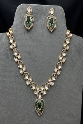 Emerald Green Kundan Necklace Set, Gold Teardrop Bridal Jewelry 3