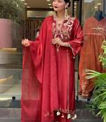 Luxury lavender embroidered pakistani suit set with dupatta