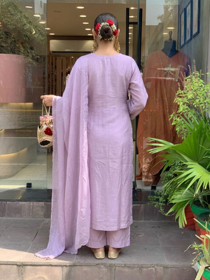 Luxury lavender embroidered pakistani suit set with dupatta 5