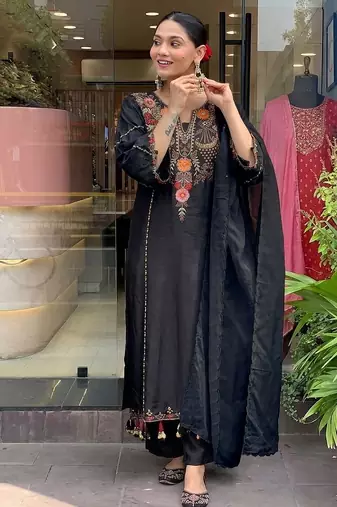 Designer black floral embroidered kurta palazzo set for women