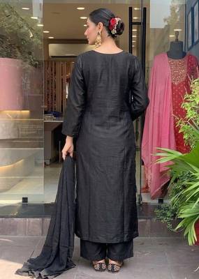 Designer black floral embroidered kurta palazzo set for women 5