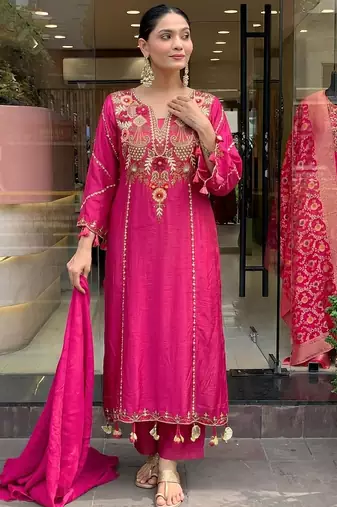 Luxury pink embroidered pakistani suit set with dupatta